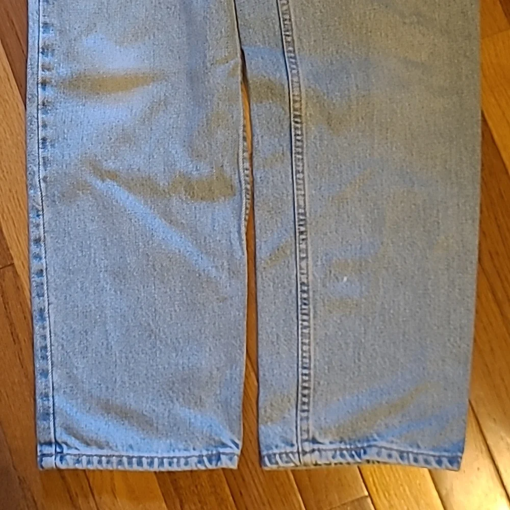 Vintage Levi's 550 Relaxed Fit Light Blue Jeans - Picture 7 of 9